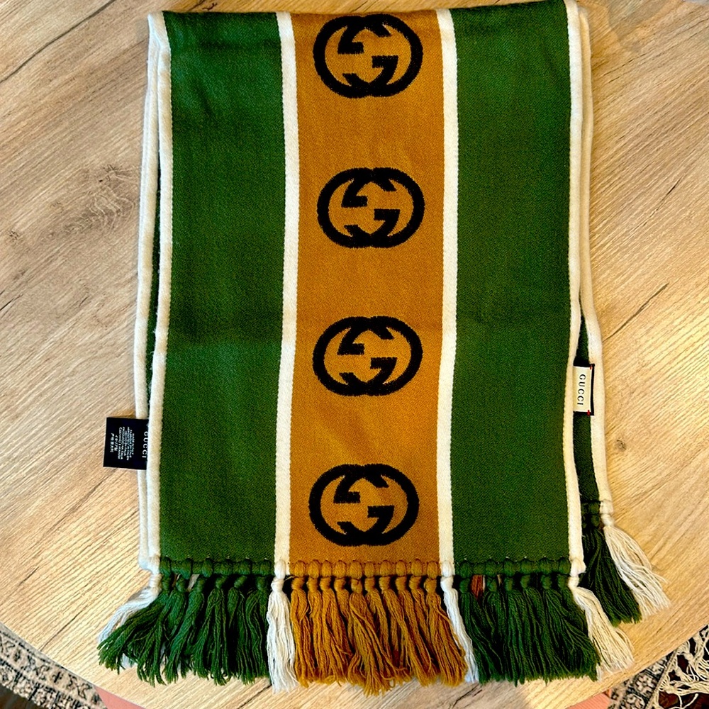 GUCCI GG wool scarf 100% authentic reversible